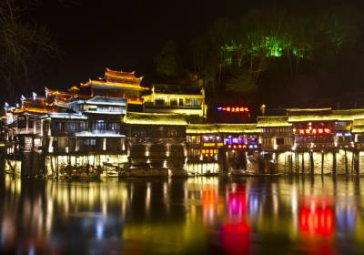 夜游鳳凰古城，感受別樣的古城美